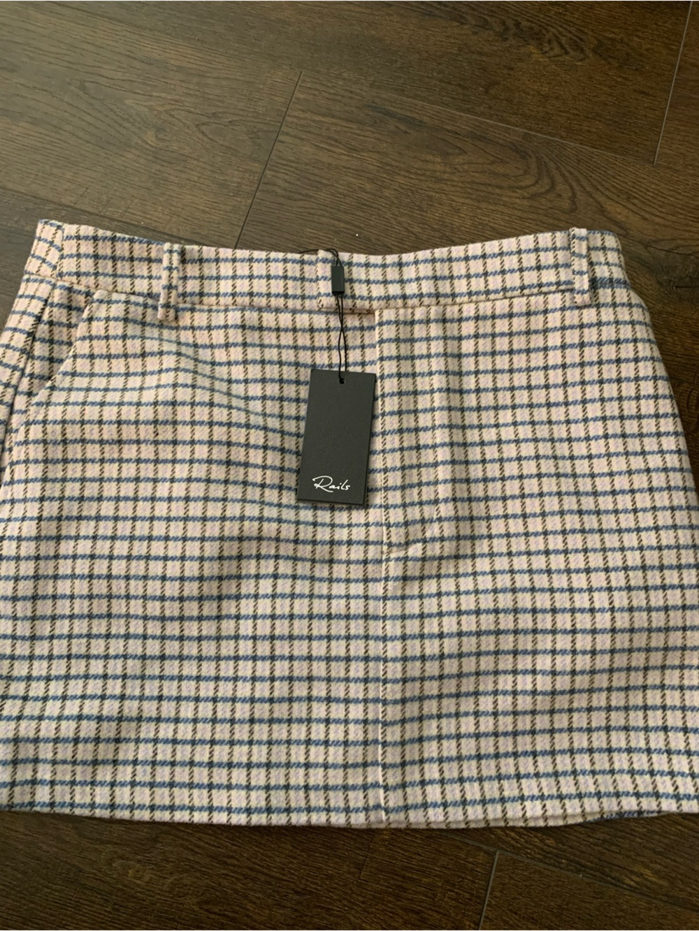 Rails skirt